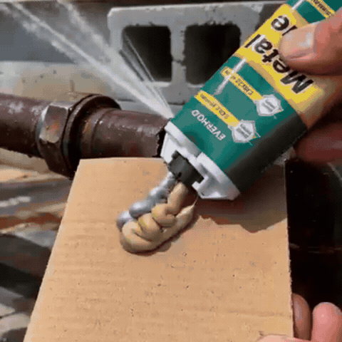 Spray pipe leak repair demonstration